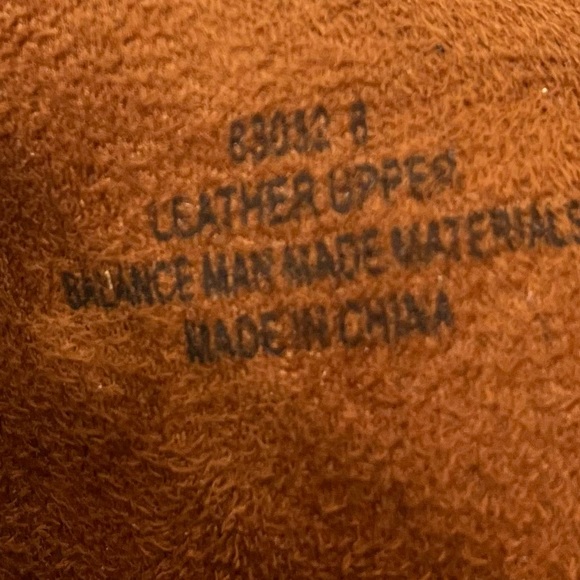 MinneTonka Women's Tan Suede Tassel Ankle Boots Side Zip - Picture 8 of 11